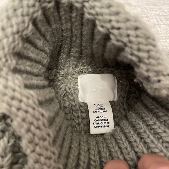 H&M Cowl TurtleNeck Cropped Thick Nit Green Cozy Sweater. - Picture 3 of 8